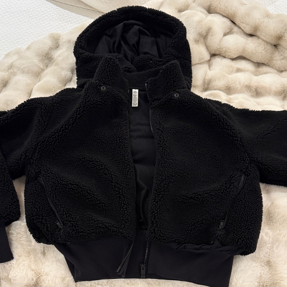 Alo Black Foxy Sherpa Jacket